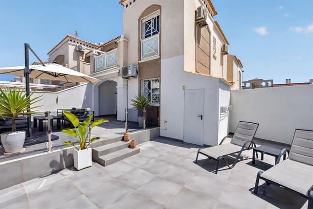 Chalet de 2 habitaciones en Aguas Nuevas, Torrevieja en venta con piscina - 219.000 € (Ref: 9866002)