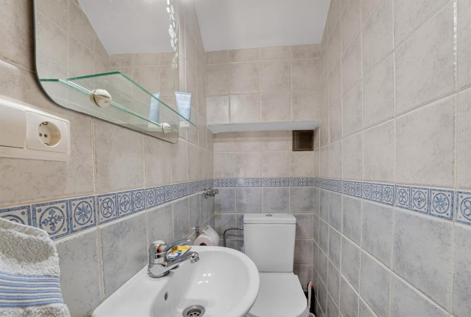 2 makuuhuone Omakotitalo myytävänä paikassa Torrevieja mukana uima-altaan - 175 000 € (Ref: 9866004)