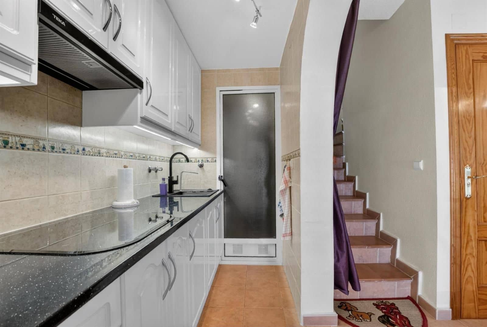 2 makuuhuone Omakotitalo myytävänä paikassa Torrevieja mukana uima-altaan - 175 000 € (Ref: 9866004)