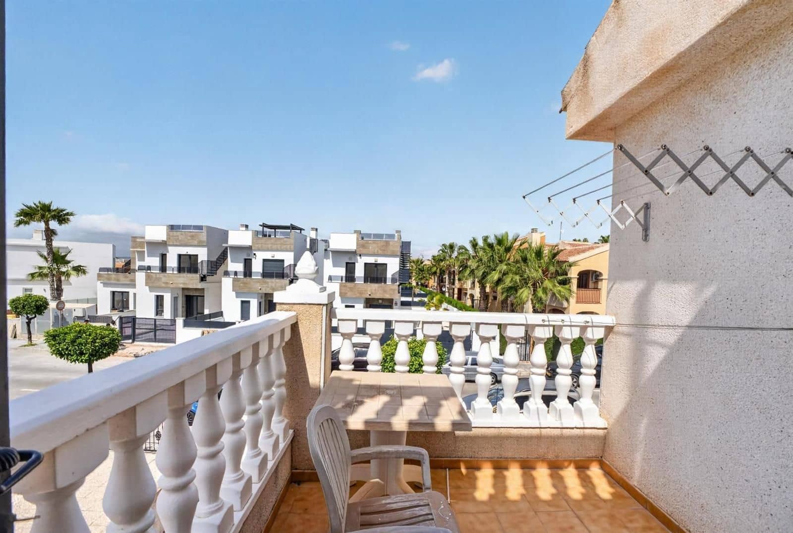 2 makuuhuone Omakotitalo myytävänä paikassa Torrevieja mukana uima-altaan - 175 000 € (Ref: 9866004)