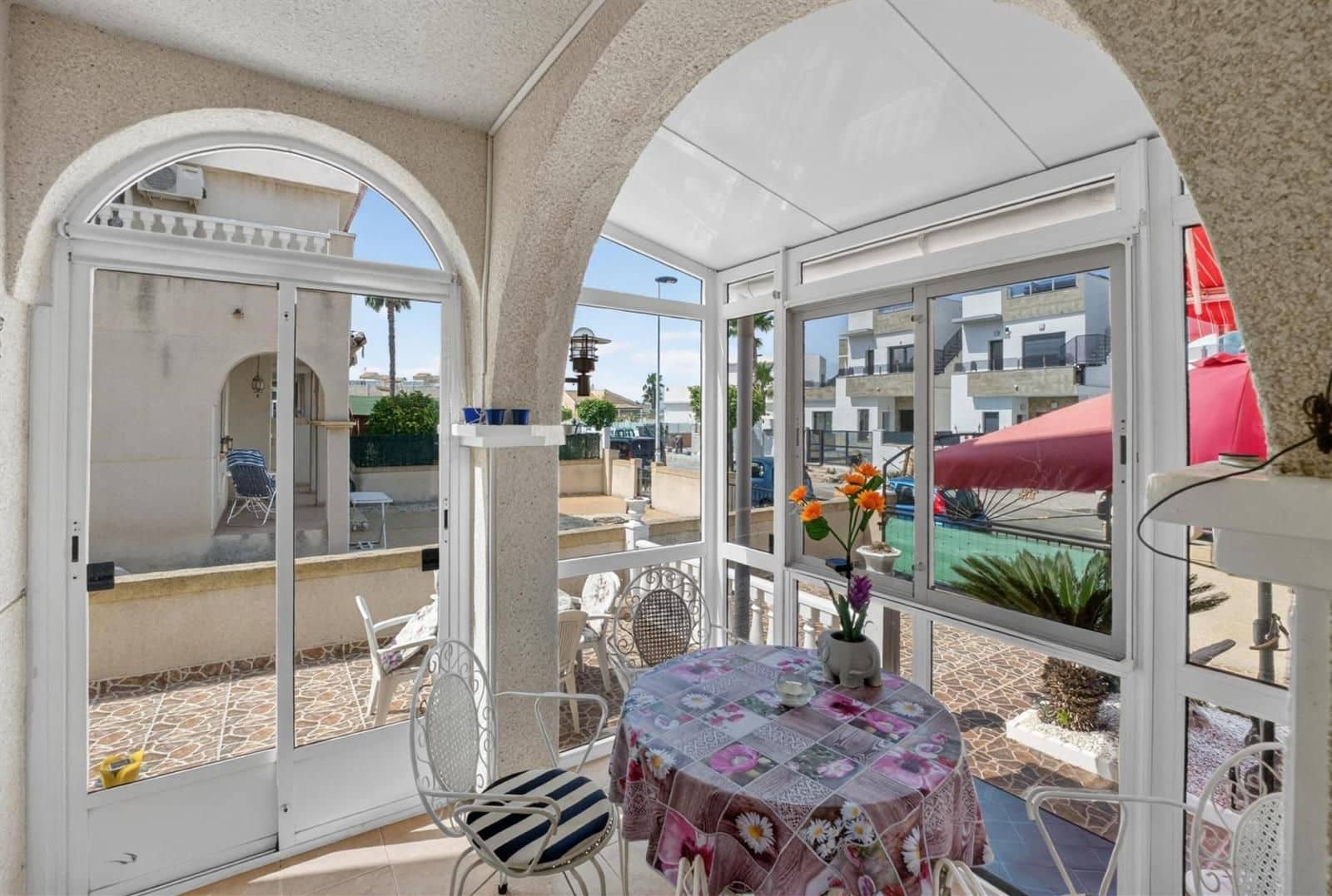 2 makuuhuone Omakotitalo myytävänä paikassa Torrevieja mukana uima-altaan - 175 000 € (Ref: 9866004)
