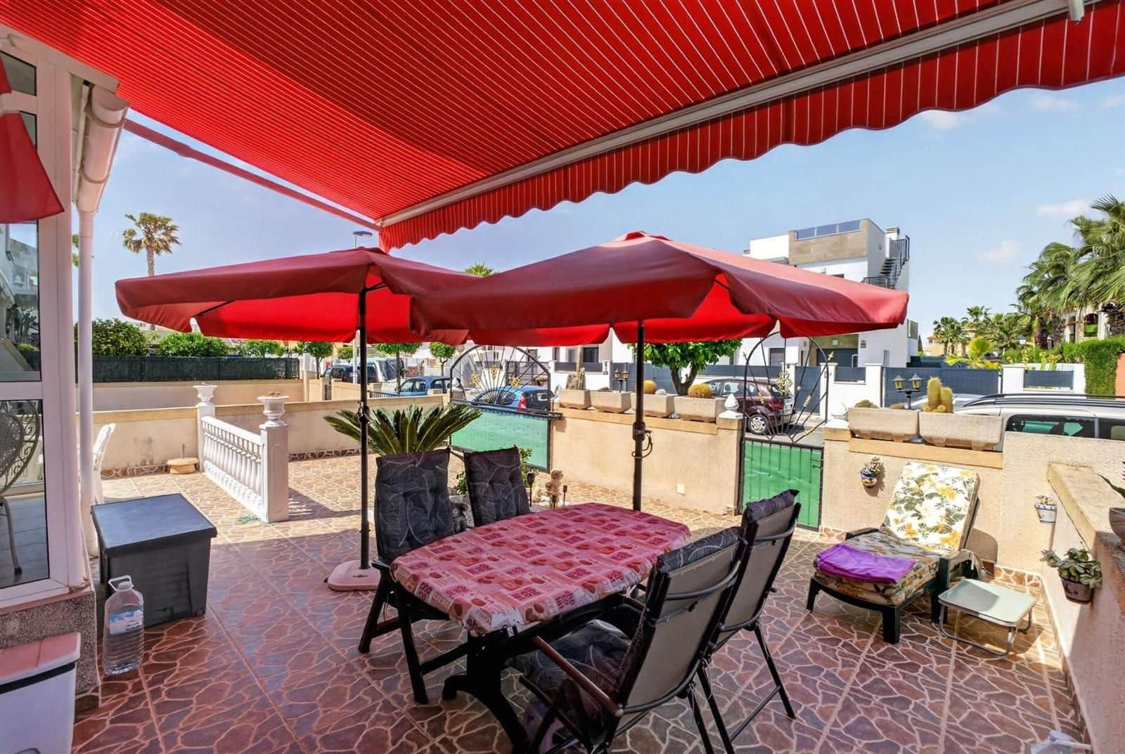 2 makuuhuone Omakotitalo myytävänä paikassa Torrevieja mukana uima-altaan - 175 000 € (Ref: 9866004)