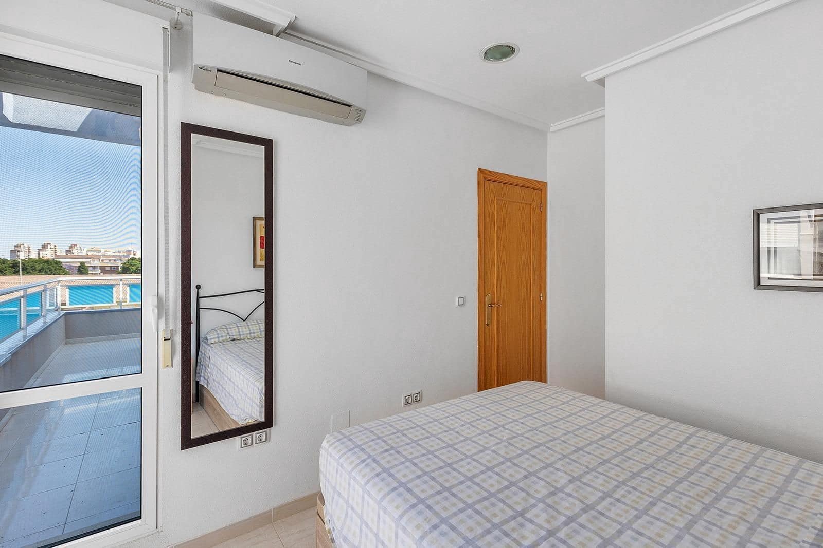 3 chambre Penthouse à vendre à Torrevieja avec piscine - 213 500 € (Ref: 9877190)