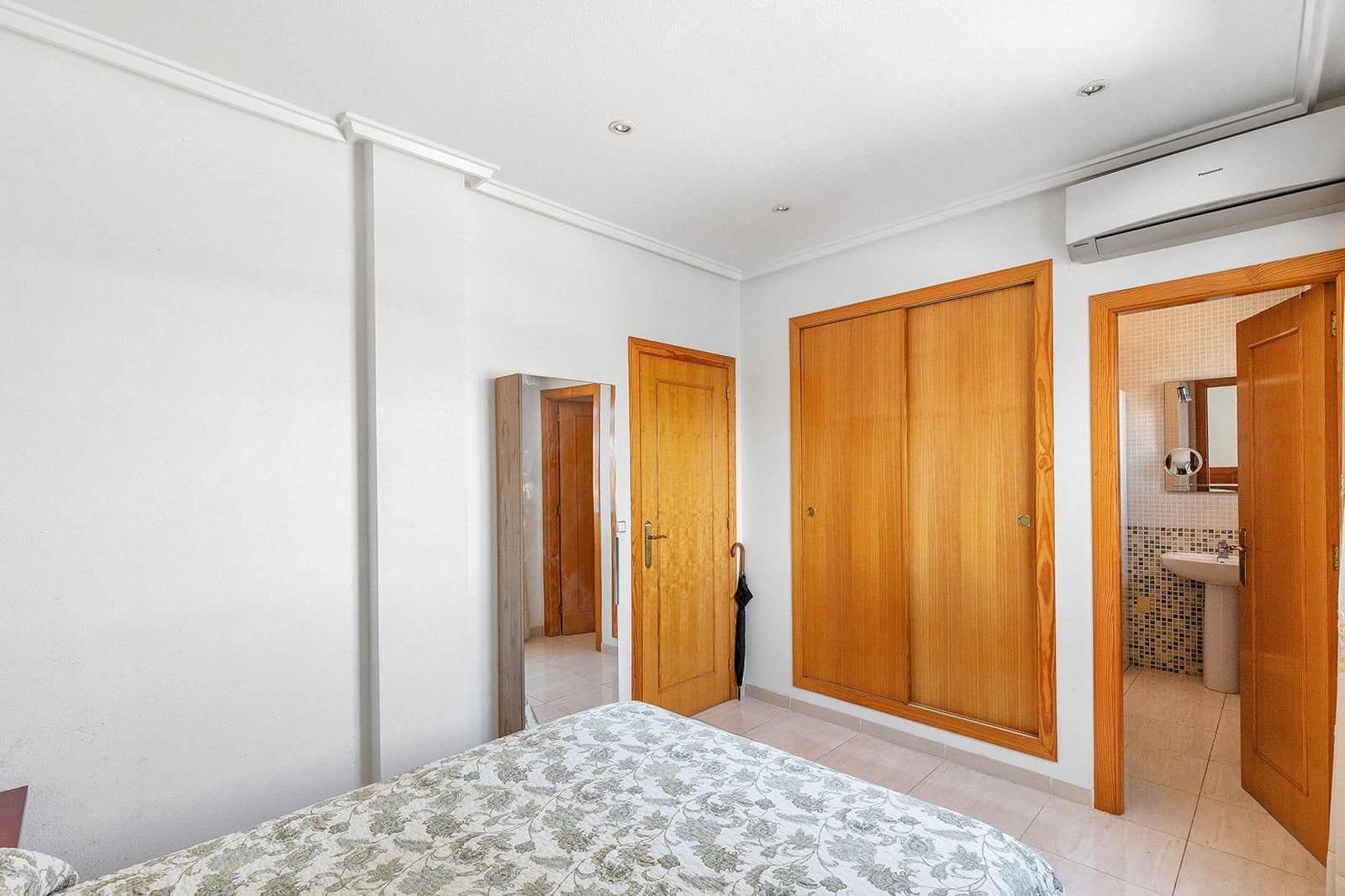 3 chambre Penthouse à vendre à Torrevieja avec piscine - 213 500 € (Ref: 9877190)