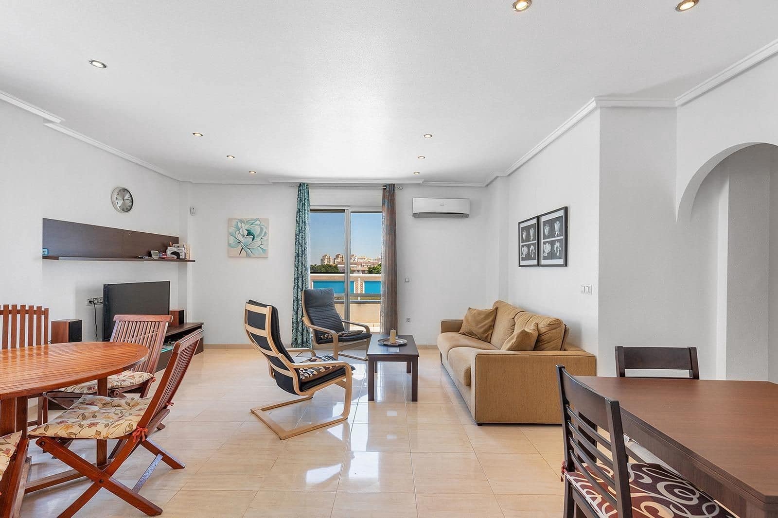 3 chambre Penthouse à vendre à Torrevieja avec piscine - 213 500 € (Ref: 9877190)