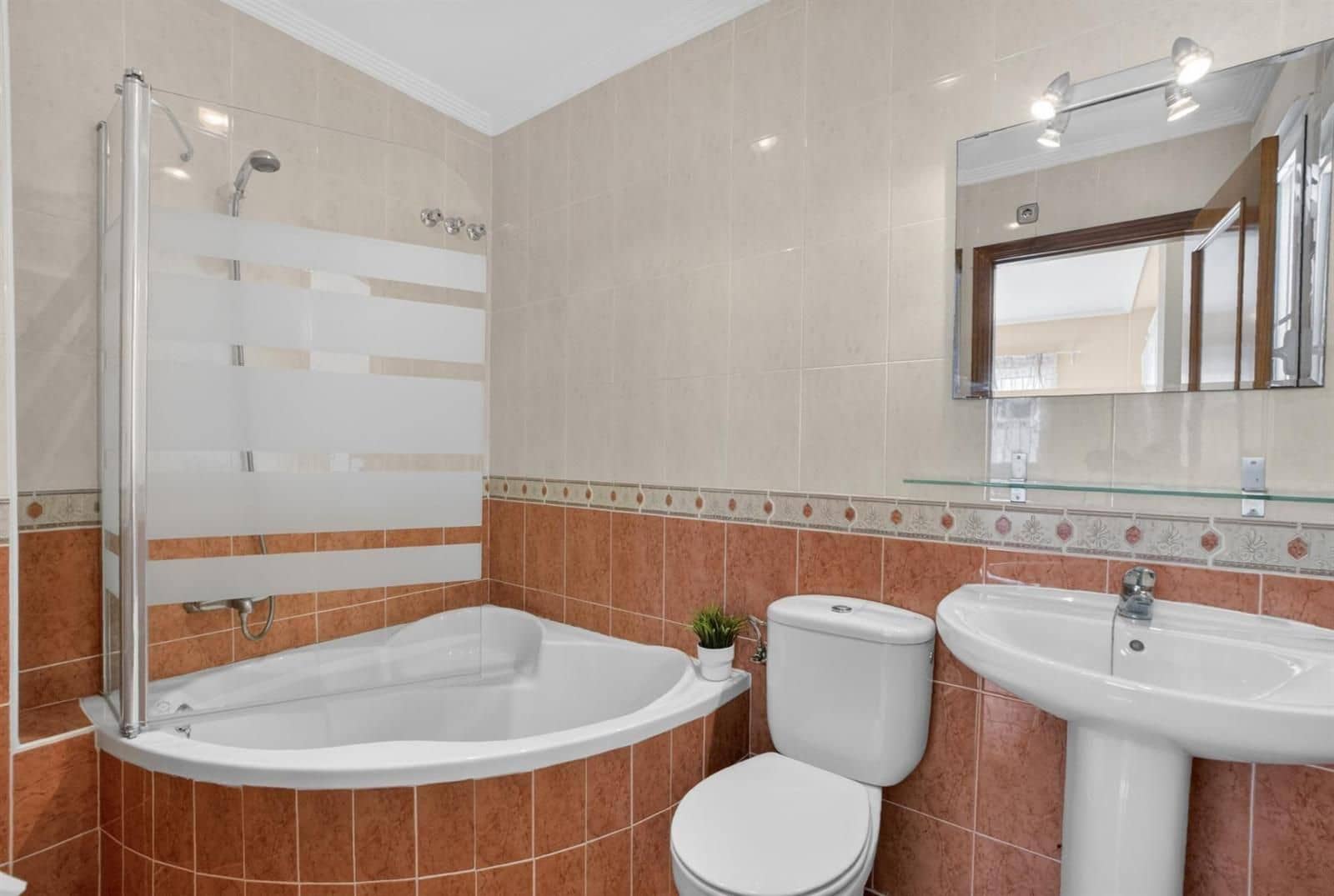 7 chambre Villa/Maison à vendre à La Zenia avec piscine garage - 839 000 € (Ref: 9879585)