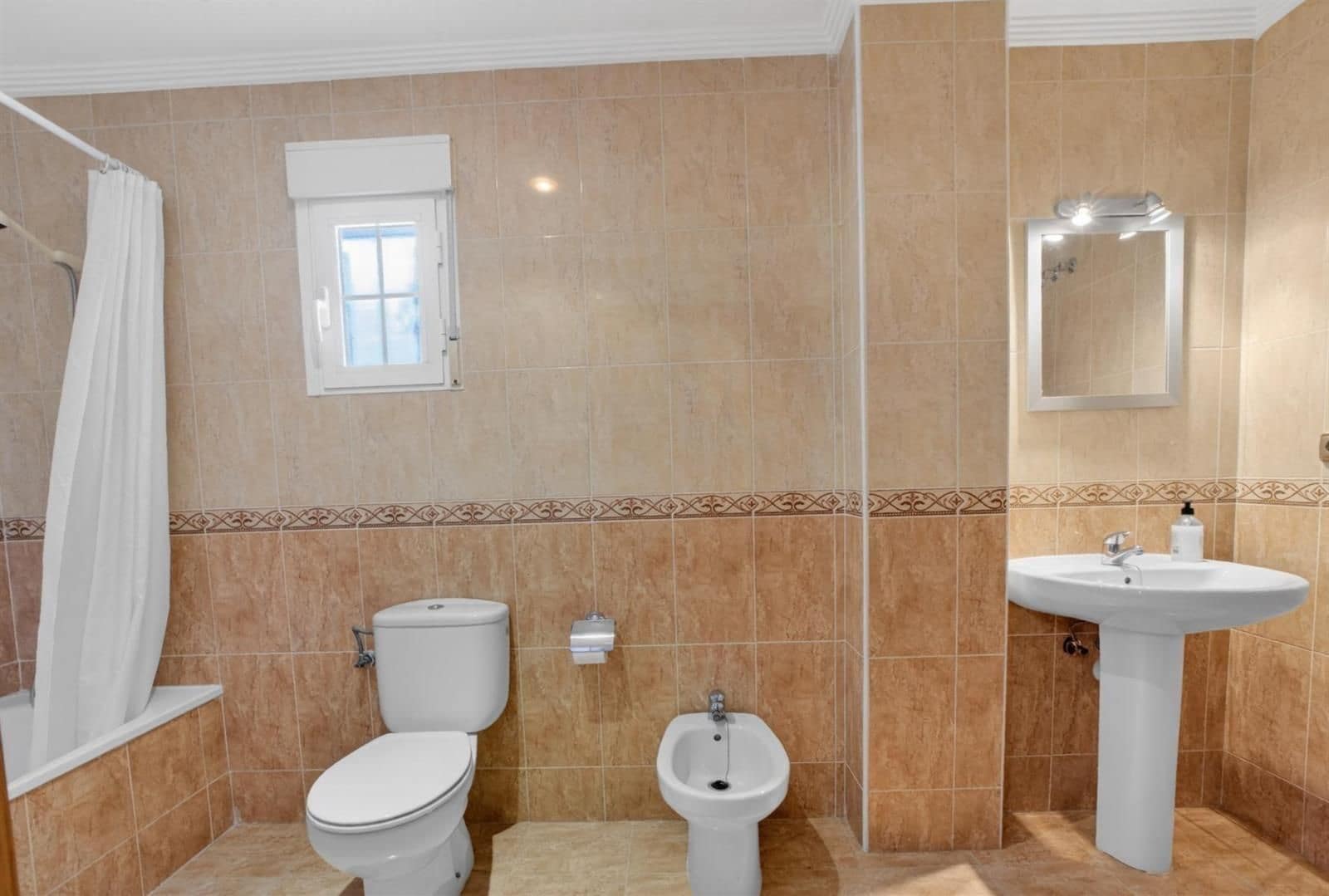 7 chambre Villa/Maison à vendre à La Zenia avec piscine garage - 839 000 € (Ref: 9879585)