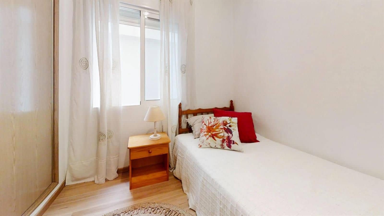 3 soveværelse Lejlighed til salg i Torrevieja med garage - € 185.000 (Ref: 9889229)