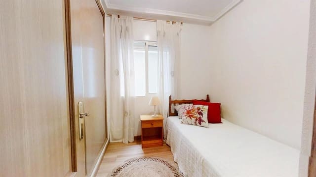 3 soveværelse Lejlighed til salg i Centro - Muelle Pesquero, Torrevieja med garage - € 185.000 (Ref: 9889229)