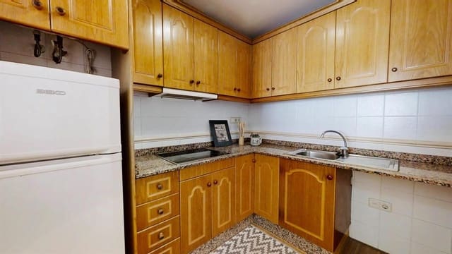 3 soveværelse Lejlighed til salg i Centro - Muelle Pesquero, Torrevieja med garage - € 185.000 (Ref: 9889229)