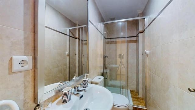 3 soveværelse Lejlighed til salg i Centro - Muelle Pesquero, Torrevieja med garage - € 185.000 (Ref: 9889229)