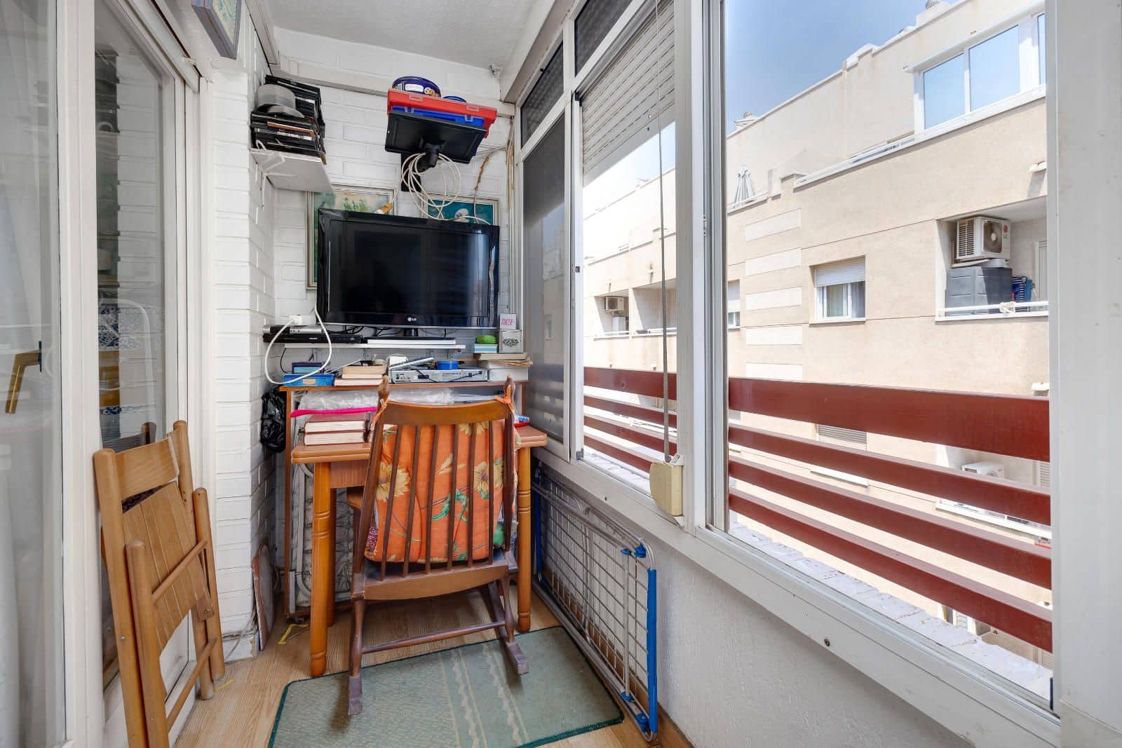 Piso de 1 habitación en Torrevieja en venta con piscina garaje - 109.969 € (Ref: 9889483)