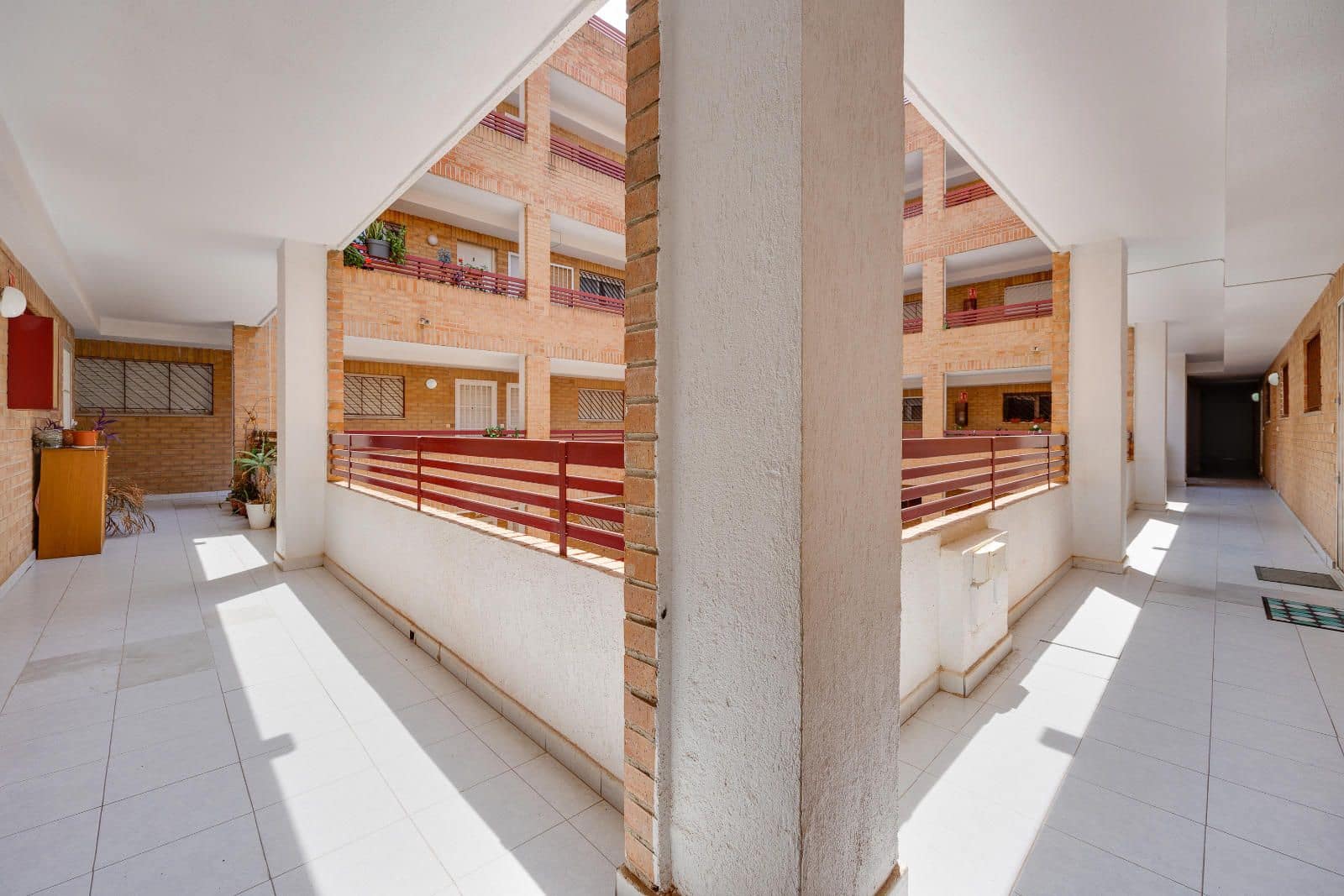Piso de 1 habitación en Torrevieja en venta con piscina garaje - 109.969 € (Ref: 9889483)