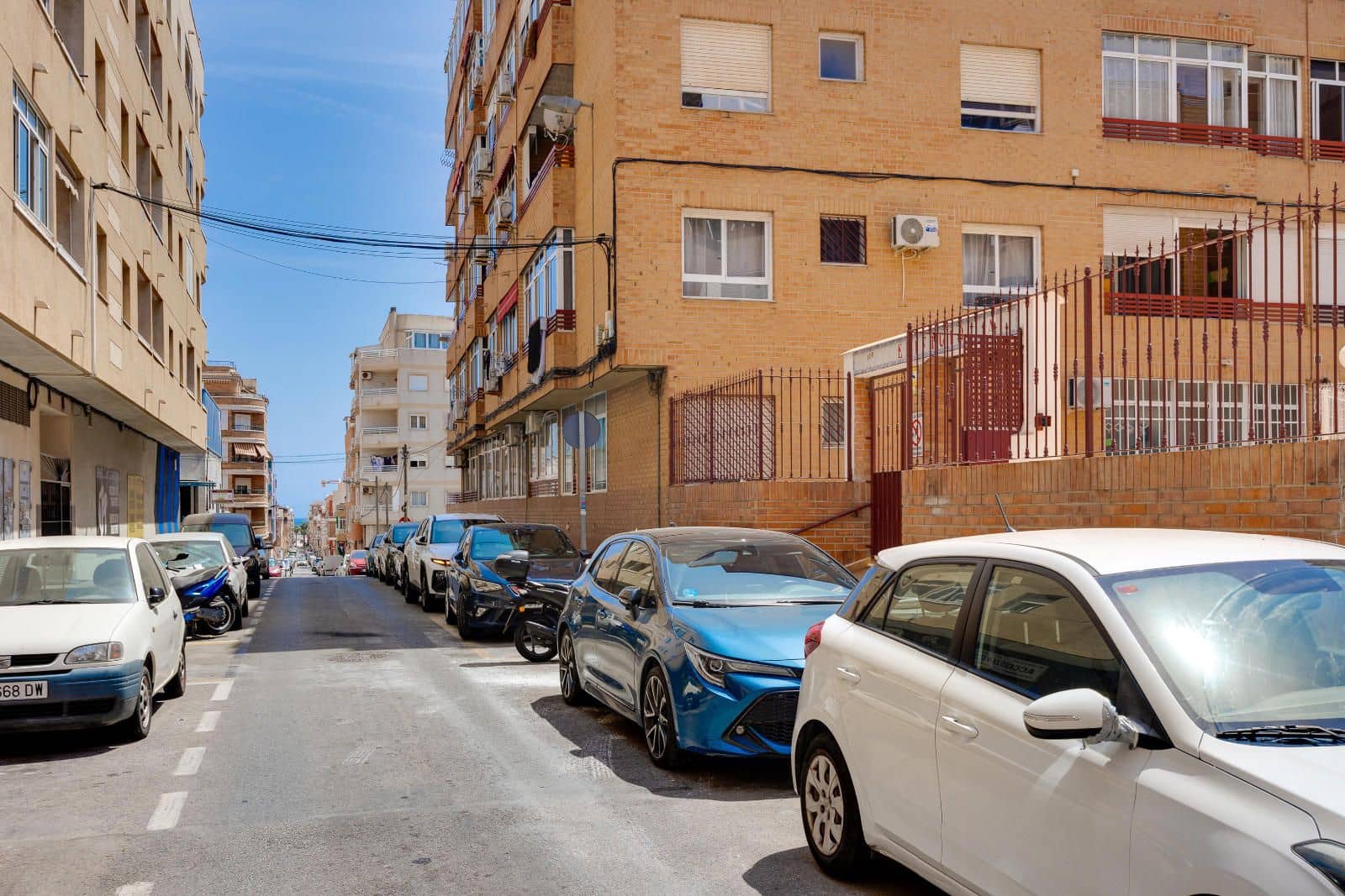 Piso de 1 habitación en Torrevieja en venta con piscina garaje - 109.969 € (Ref: 9889483)