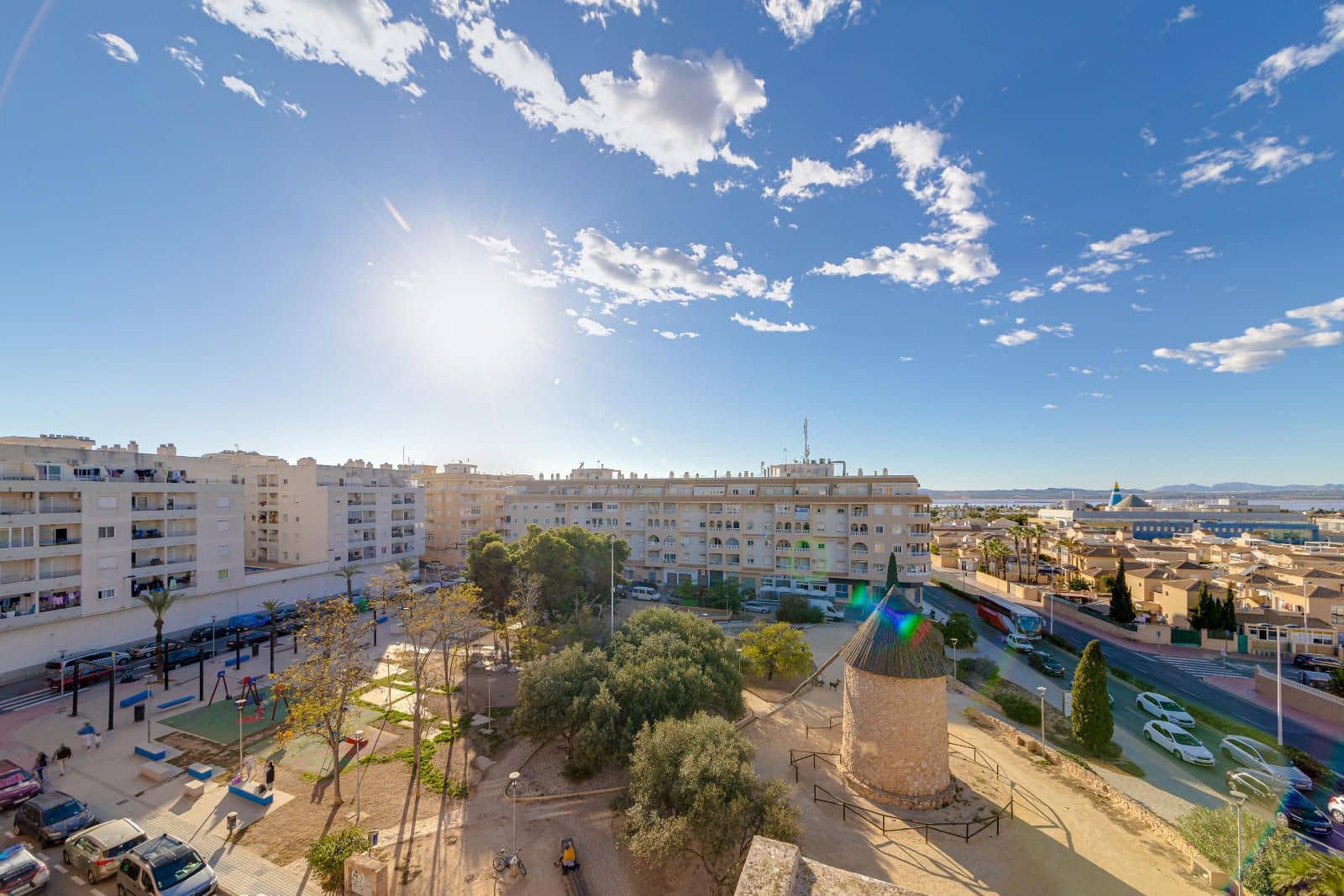 Piso de 1 habitación en Torrevieja en venta con piscina garaje - 109.969 € (Ref: 9889483)
