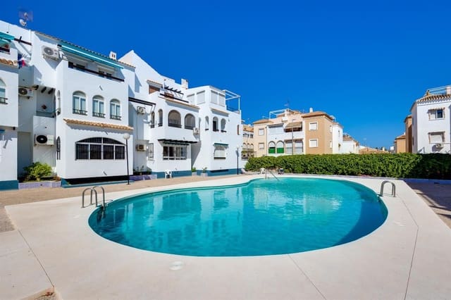 Chalet de 2 habitaciones en Playa de los Náufragos, Torrevieja en venta con piscina - 139.500 € (Ref: 9893013)
