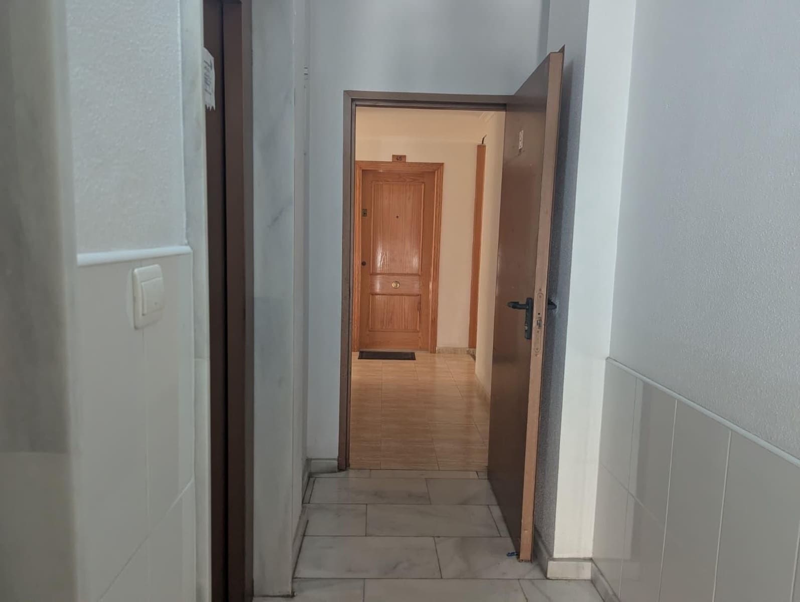 Piso de 2 habitaciones en Torrevieja en venta con garaje - 153.000 € (Ref: 9893015)