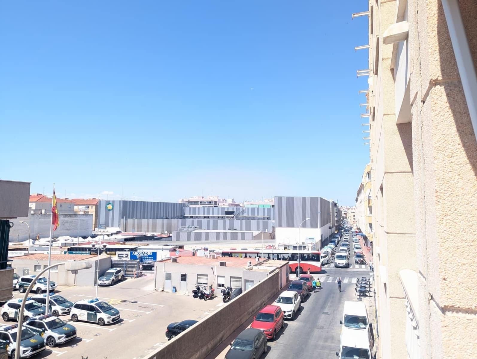 Piso de 2 habitaciones en Torrevieja en venta con garaje - 153.000 € (Ref: 9893015)