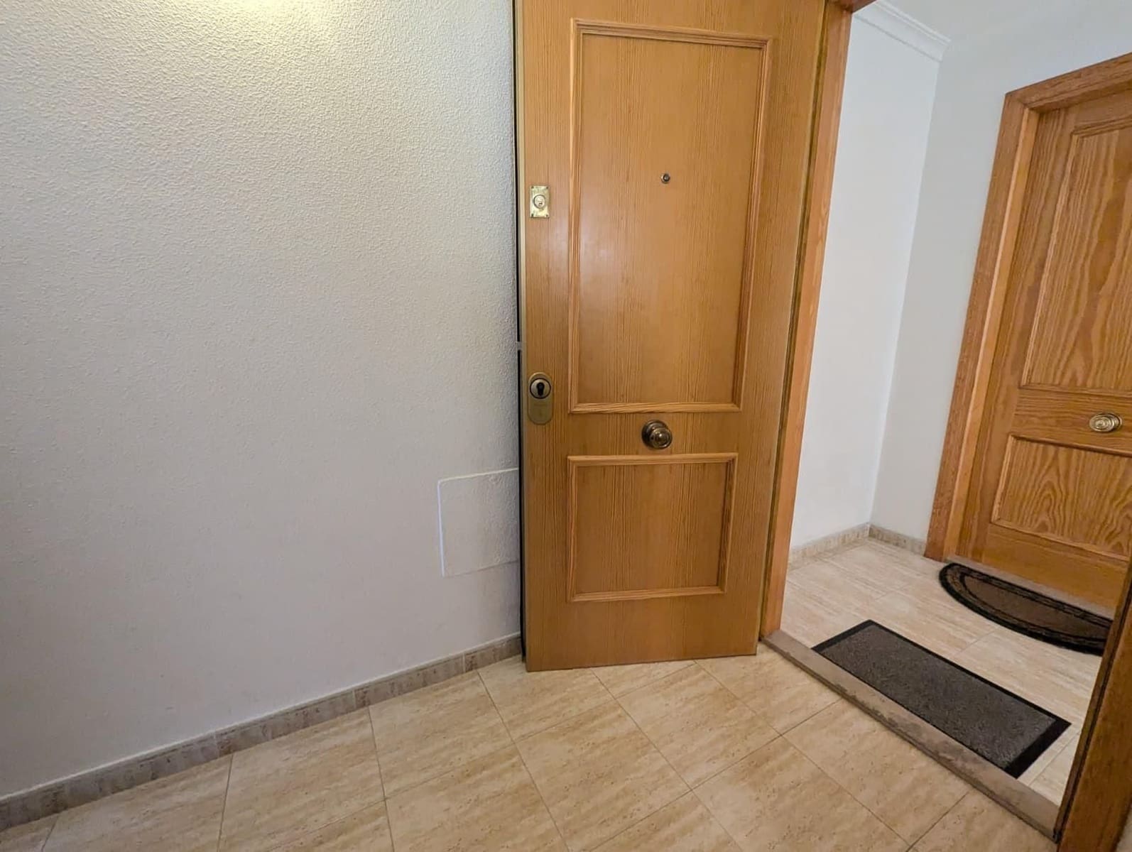 Piso de 2 habitaciones en Torrevieja en venta con garaje - 153.000 € (Ref: 9893015)