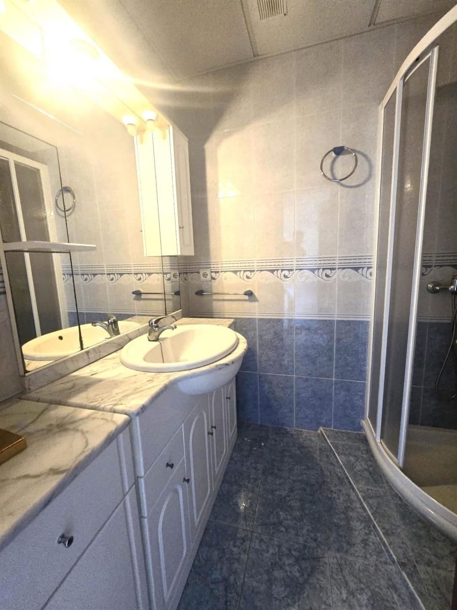 3 sovrum Lägenhet till salu i Torrevieja med pool garage - 220 000 € (Ref: 9893016)