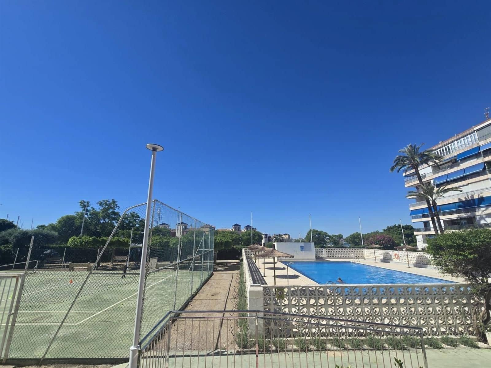 3 sovrum Lägenhet till salu i Torrevieja med pool garage - 220 000 € (Ref: 9893016)