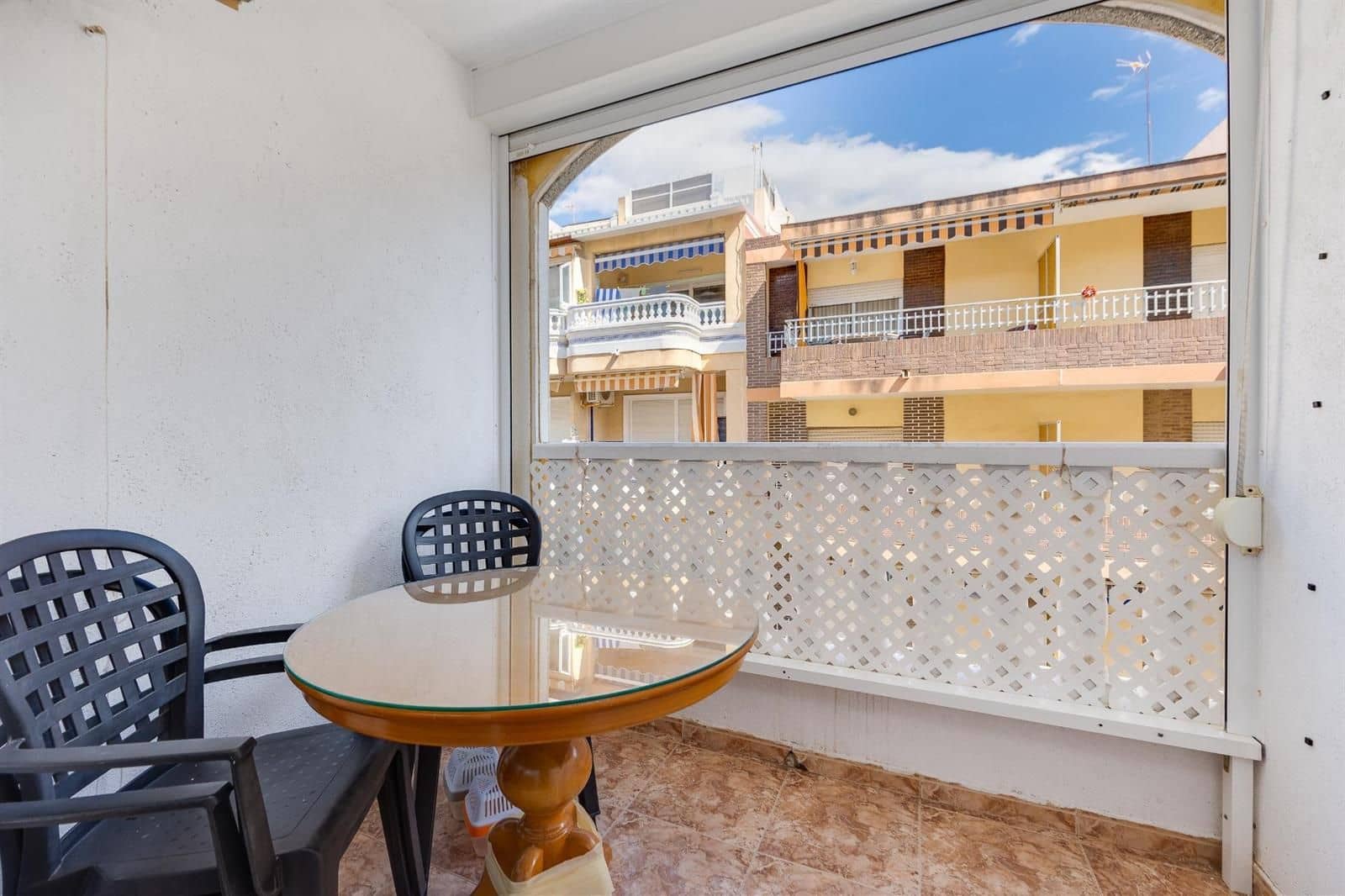 Piso de 2 habitaciones en Torrevieja en venta - 139.900 € (Ref: 9897316)