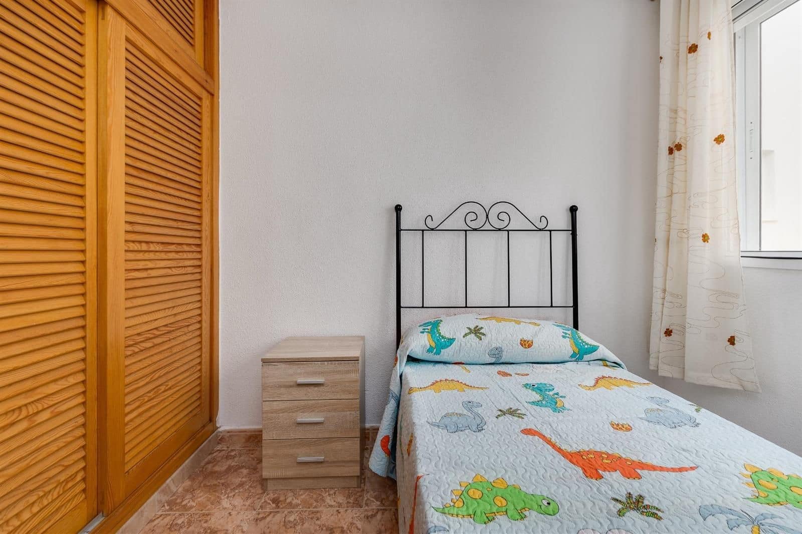 Piso de 2 habitaciones en Torrevieja en venta - 139.900 € (Ref: 9897316)