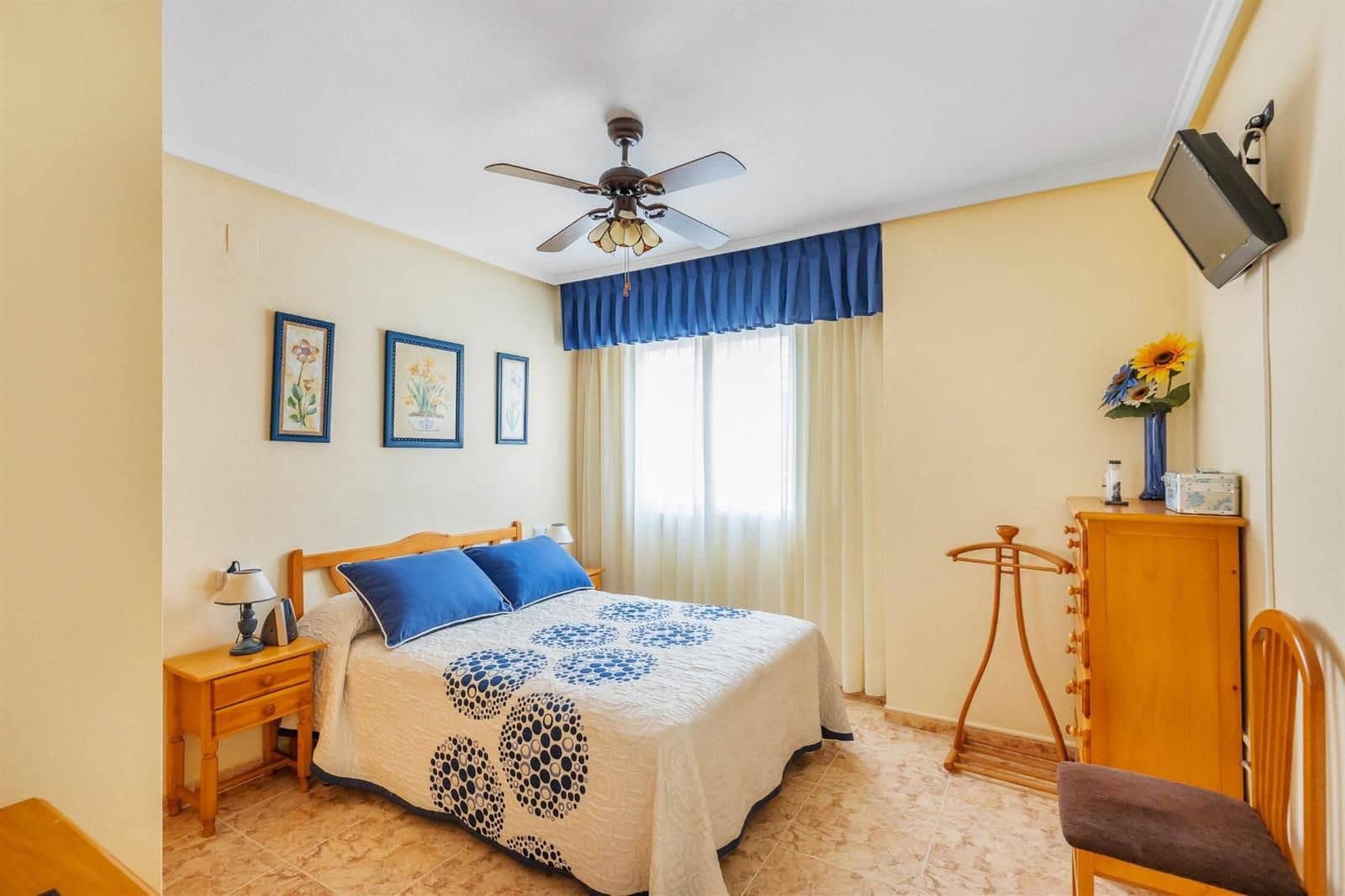 Piso de 2 habitaciones en Torrevieja en venta con piscina garaje - 149.900 € (Ref: 9902155)