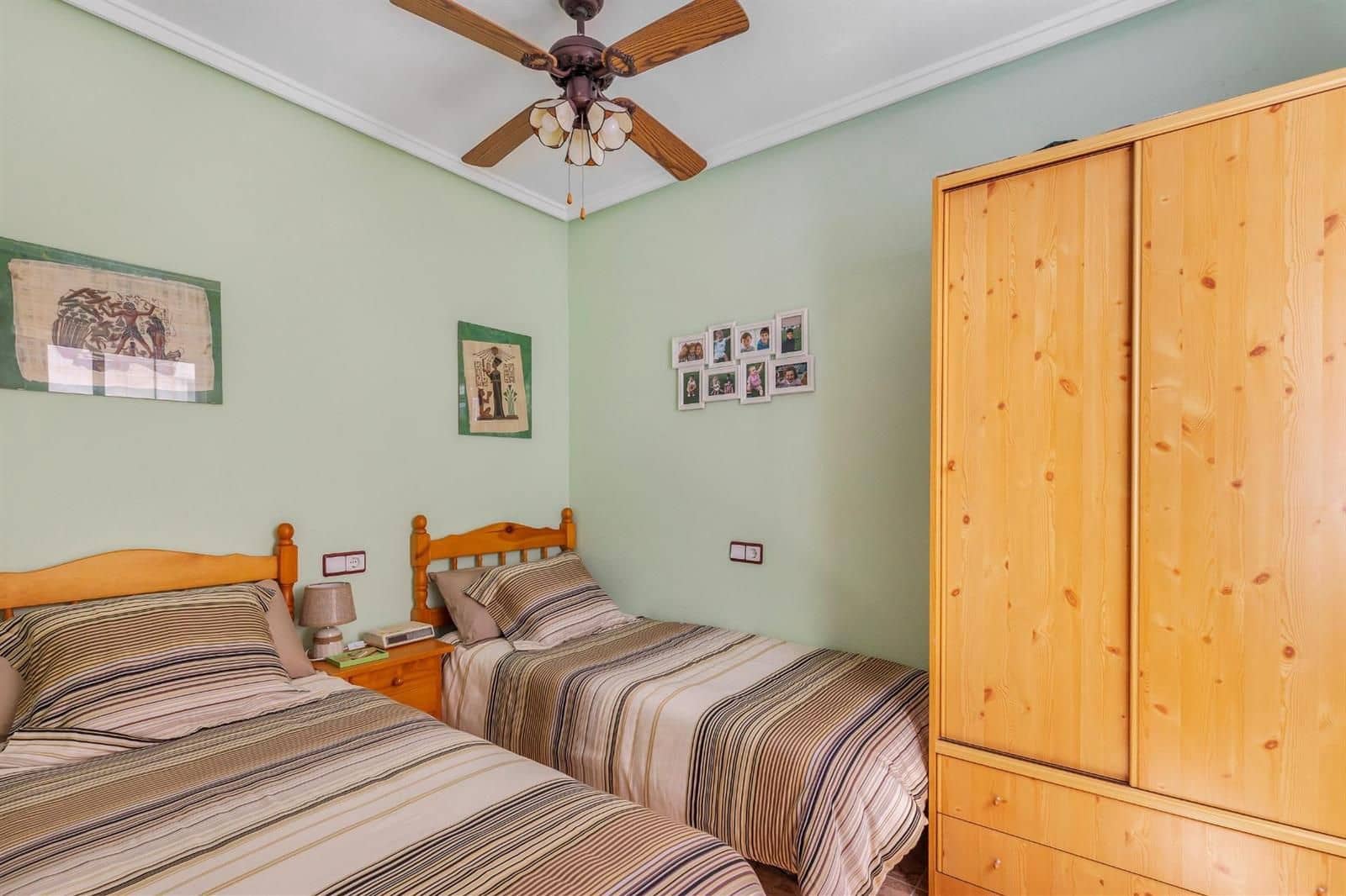 Piso de 2 habitaciones en Torrevieja en venta con piscina garaje - 149.900 € (Ref: 9902155)