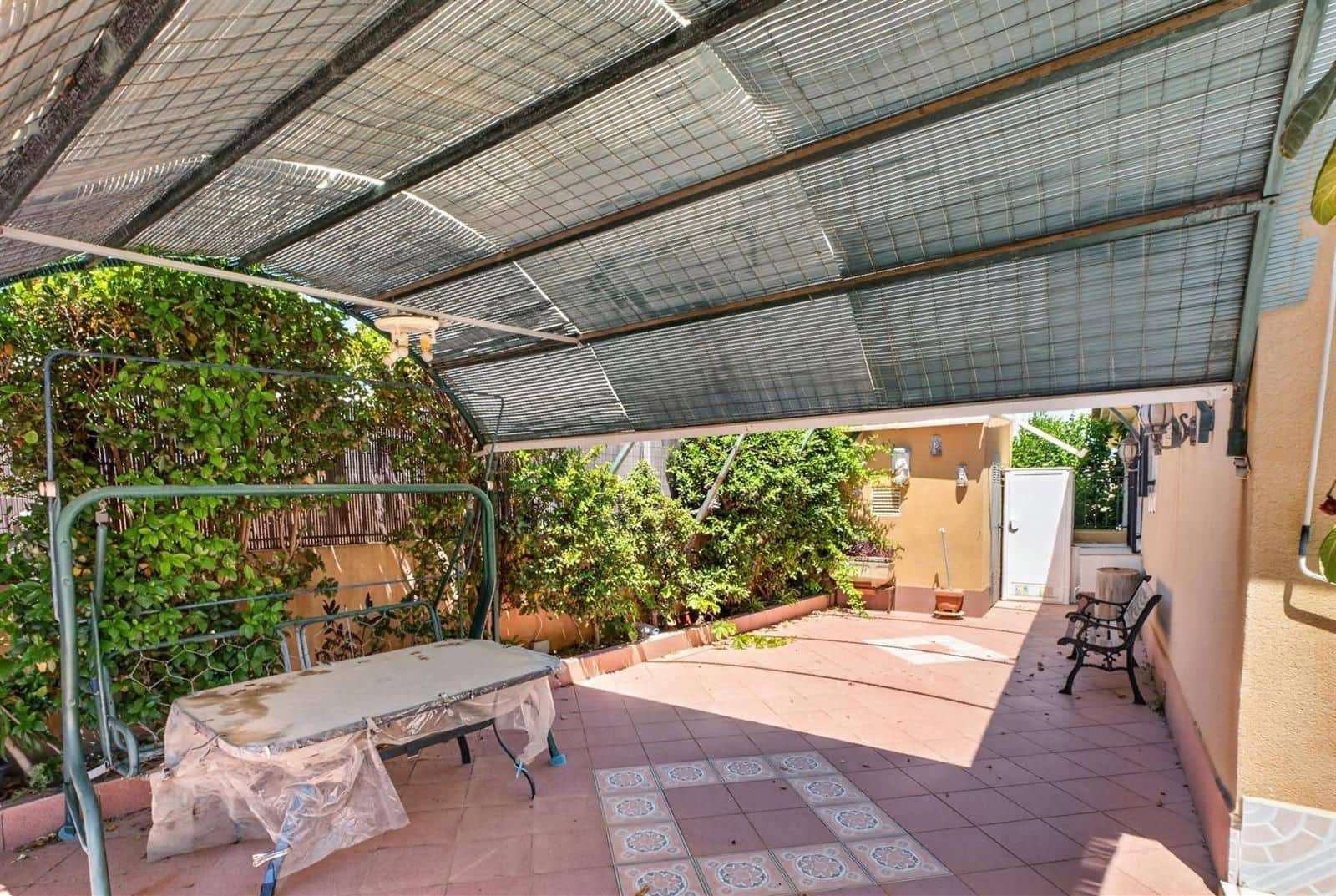 3 sypialnia Dom na sprzedaż w Torrevieja z basenem garażem - 270 000 € (Ref: 9902158)