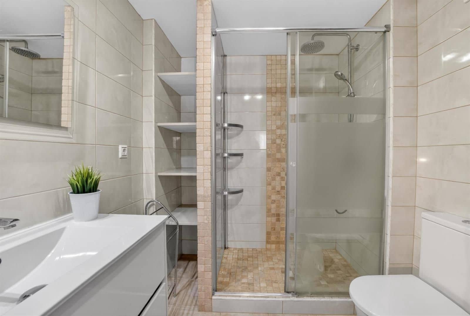 2 quarto Apartamento para venda em Torrevieja com piscina garagem - 255 000 € (Ref: 9902159)