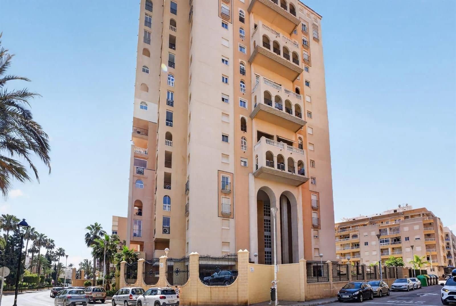2 quarto Apartamento para venda em Torrevieja com piscina garagem - 255 000 € (Ref: 9902159)