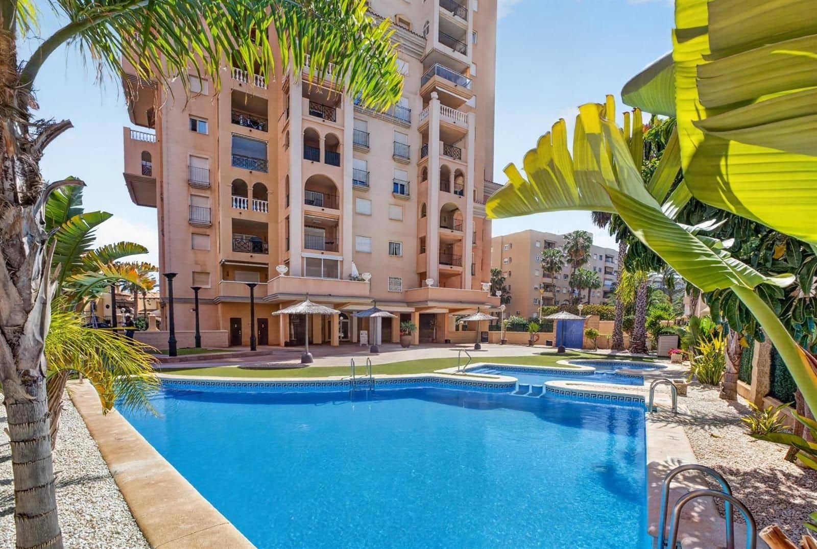 2 quarto Apartamento para venda em Torrevieja com piscina garagem - 255 000 € (Ref: 9902159)