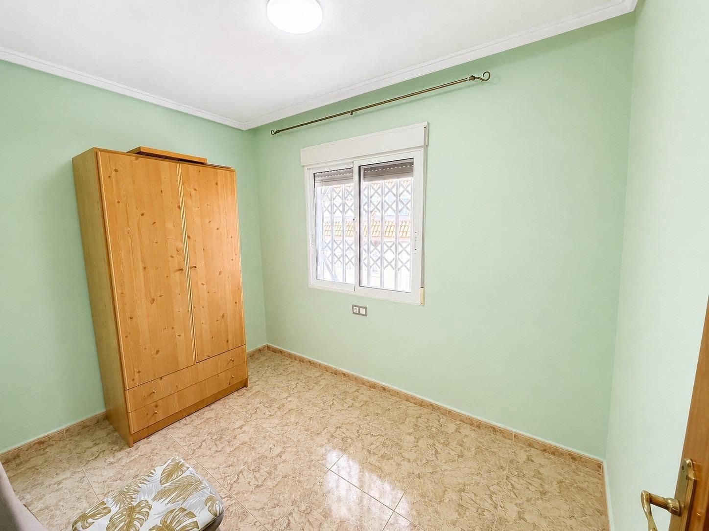 3 quarto Penthouse para venda em Torrevieja com piscina - 199 900 € (Ref: 9902163)