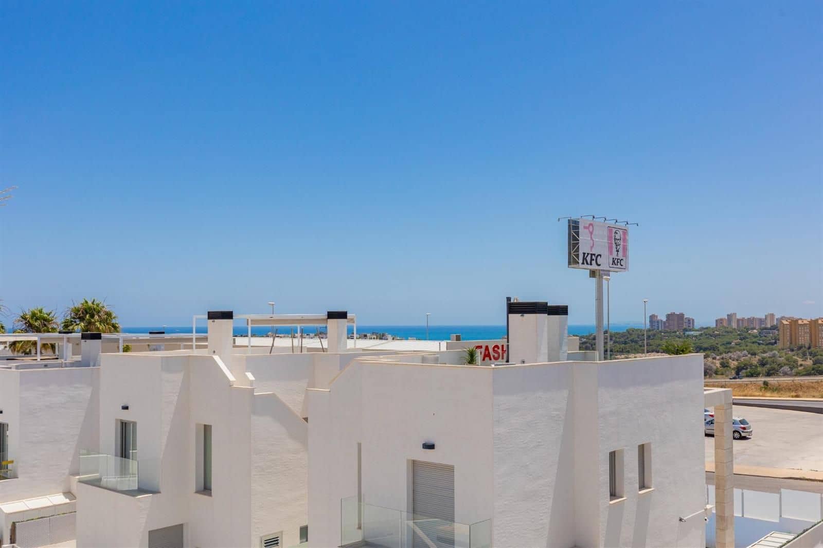 Chalet de 3 habitaciones en Orihuela Costa en venta con piscina garaje - 590.000 € (Ref: 9909003)