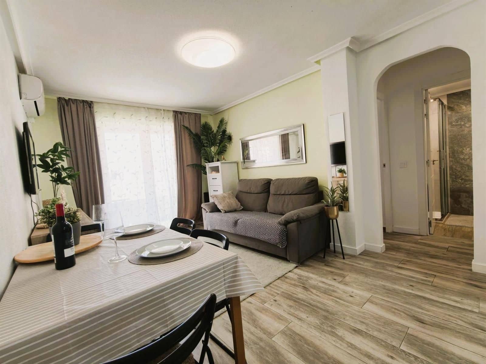 2 soverom Leilighet til salgs i Torrevieja med svømmebasseng garasje - € 169 900 (Ref: 9909004)