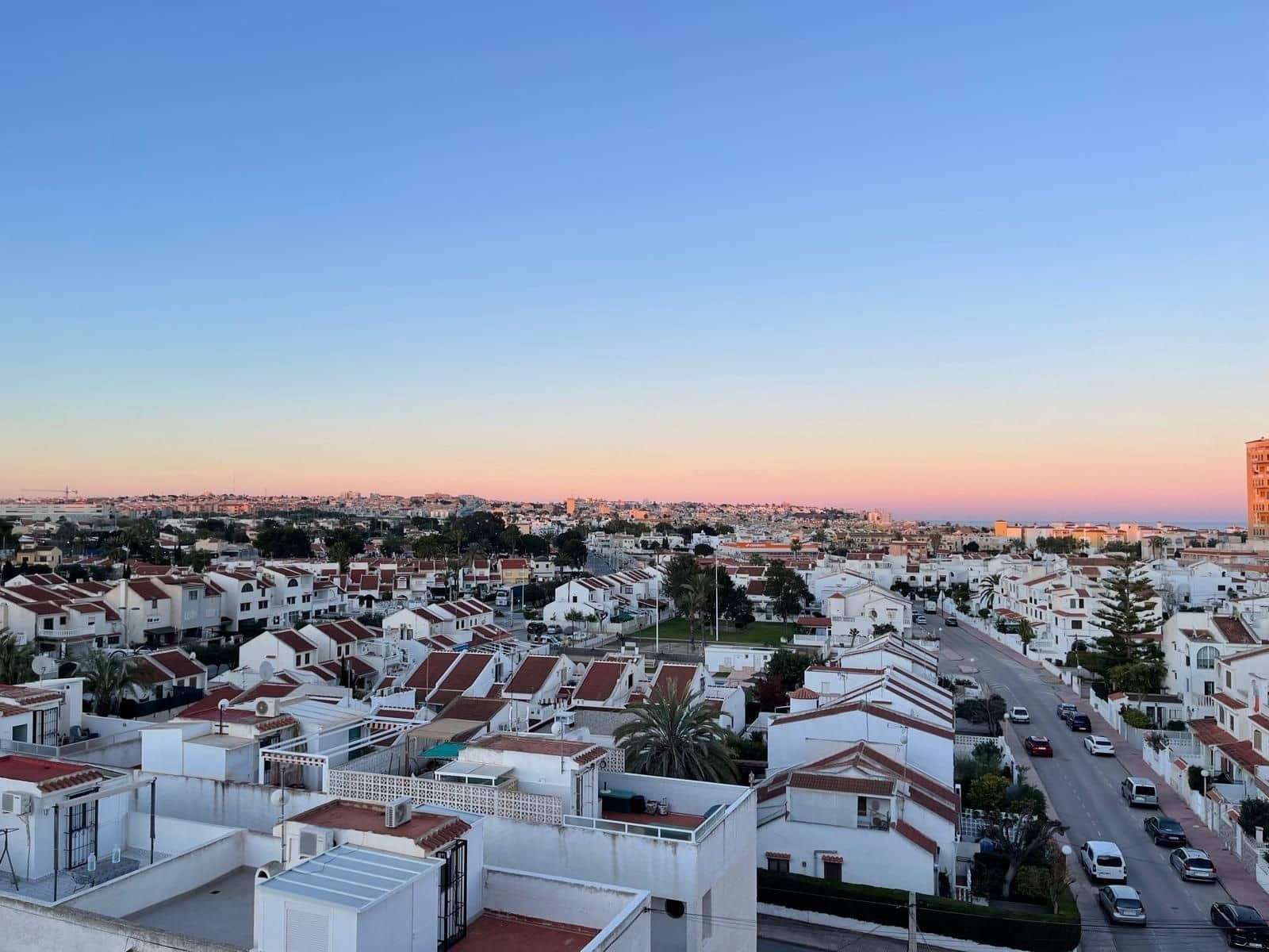 2 soverom Leilighet til salgs i Torrevieja med svømmebasseng garasje - € 169 900 (Ref: 9909004)