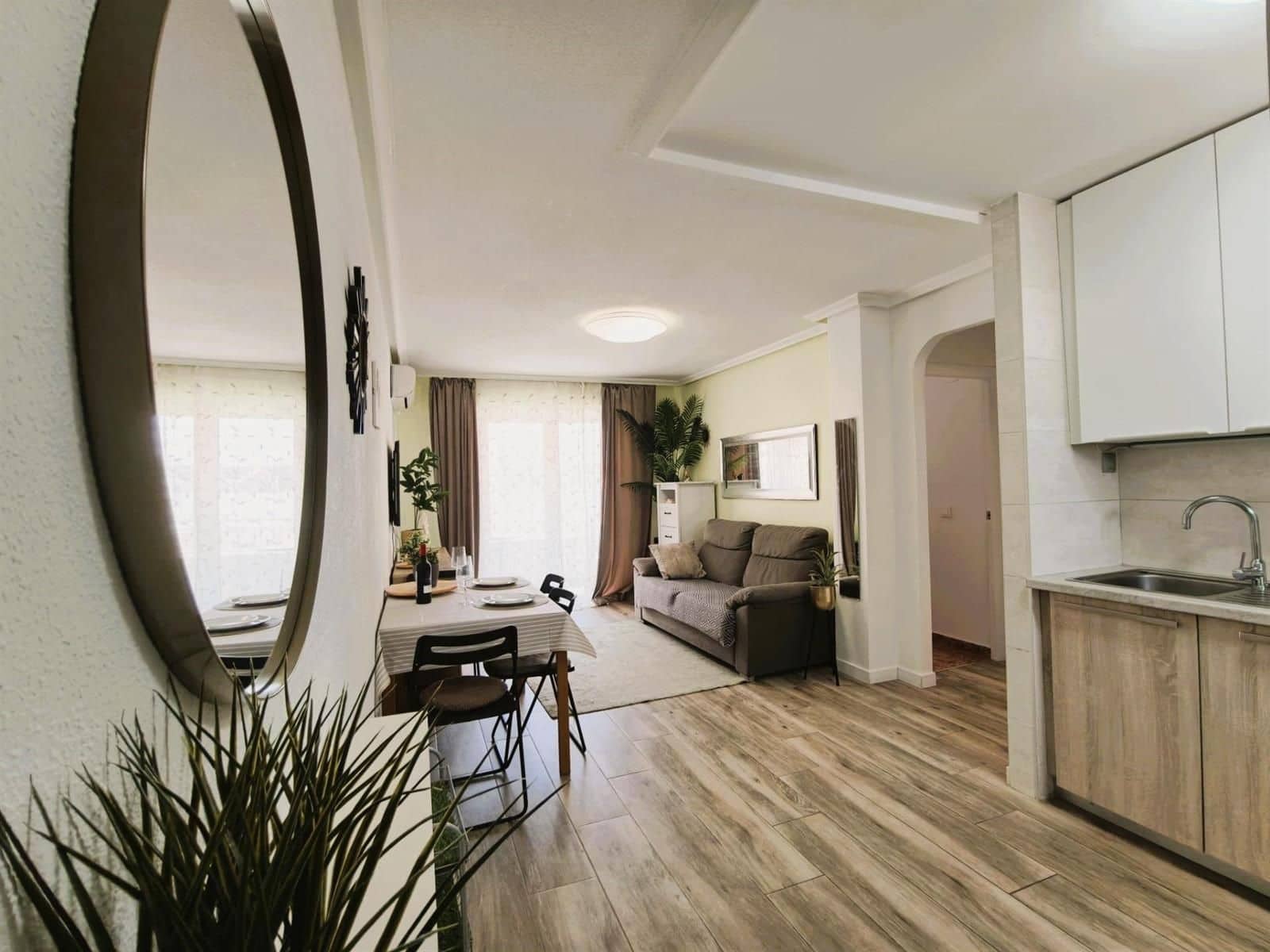 2 soverom Leilighet til salgs i Torrevieja med svømmebasseng garasje - € 169 900 (Ref: 9909004)