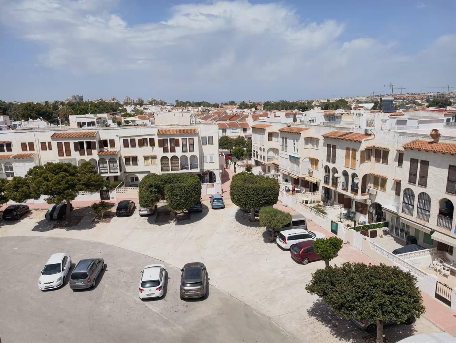 2 soverom Leilighet til salgs i Torrevieja med svømmebasseng garasje - € 169 900 (Ref: 9909004)
