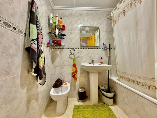 2 soveværelse Lejlighed til salg i Antonio Machado, Torrevieja med garage - € 145.000 (Ref: 9925179)