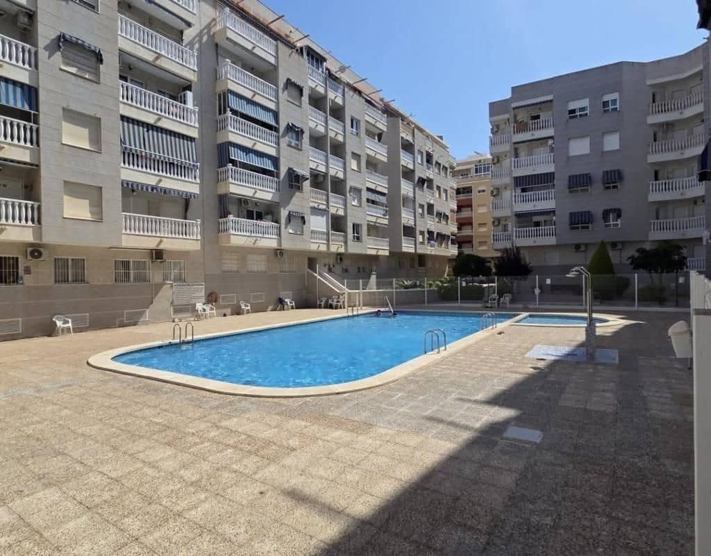 2 quarto Apartamento para venda em Torrevieja com garagem - 145 000 € (Ref: 9925179)
