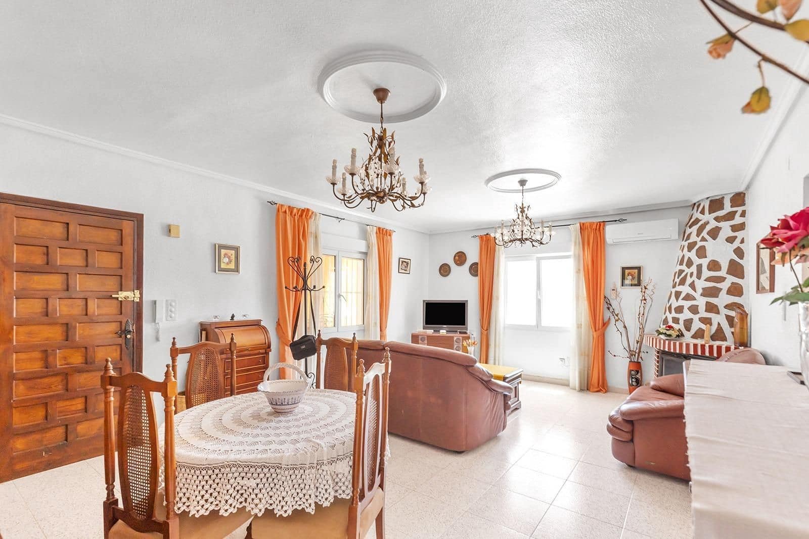 Chalet de 4 habitaciones en Rojales en venta con piscina garaje - 495.000 € (Ref: 9925182)