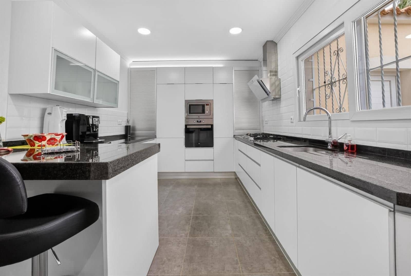 3 chambre Villa/Maison à vendre à La Florida avec piscine garage - 575 000 € (Ref: 9932538)