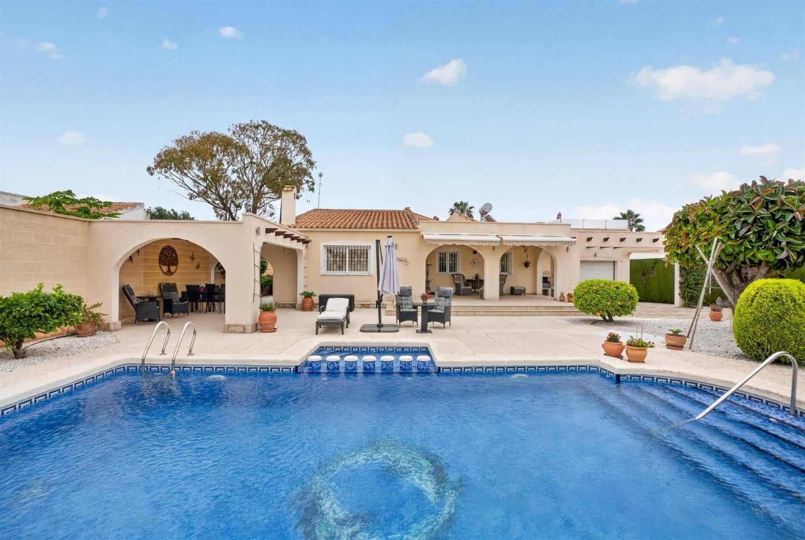 3 chambre Villa/Maison à vendre à La Florida avec piscine garage - 575 000 € (Ref: 9932538)