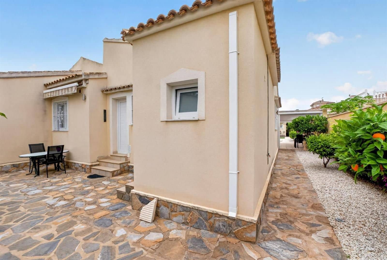 3 chambre Villa/Maison à vendre à La Florida avec piscine garage - 575 000 € (Ref: 9932538)