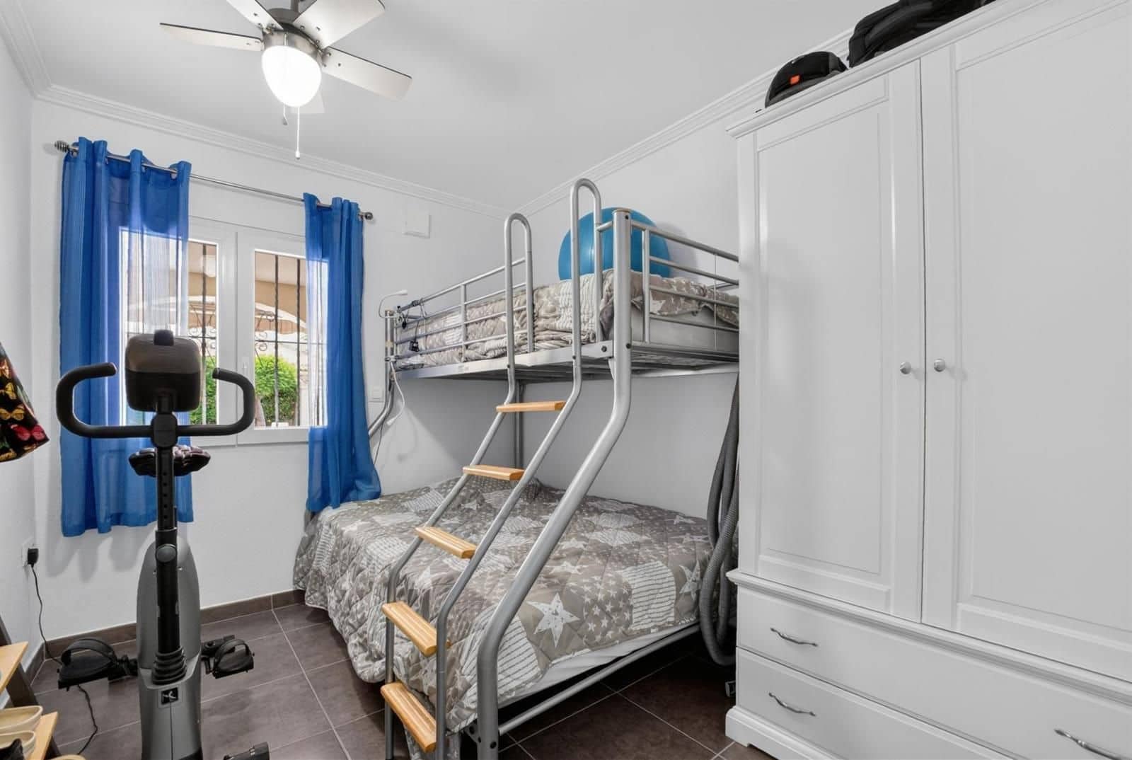 3 chambre Villa/Maison à vendre à La Florida avec piscine garage - 575 000 € (Ref: 9932538)