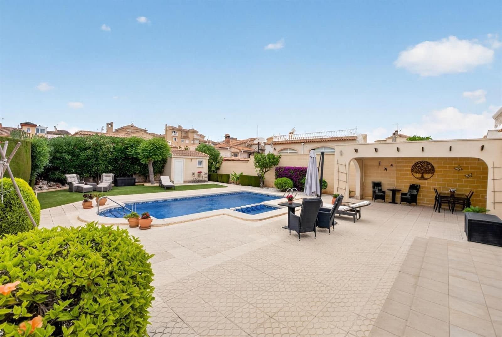 3 chambre Villa/Maison à vendre à La Florida avec piscine garage - 575 000 € (Ref: 9932538)