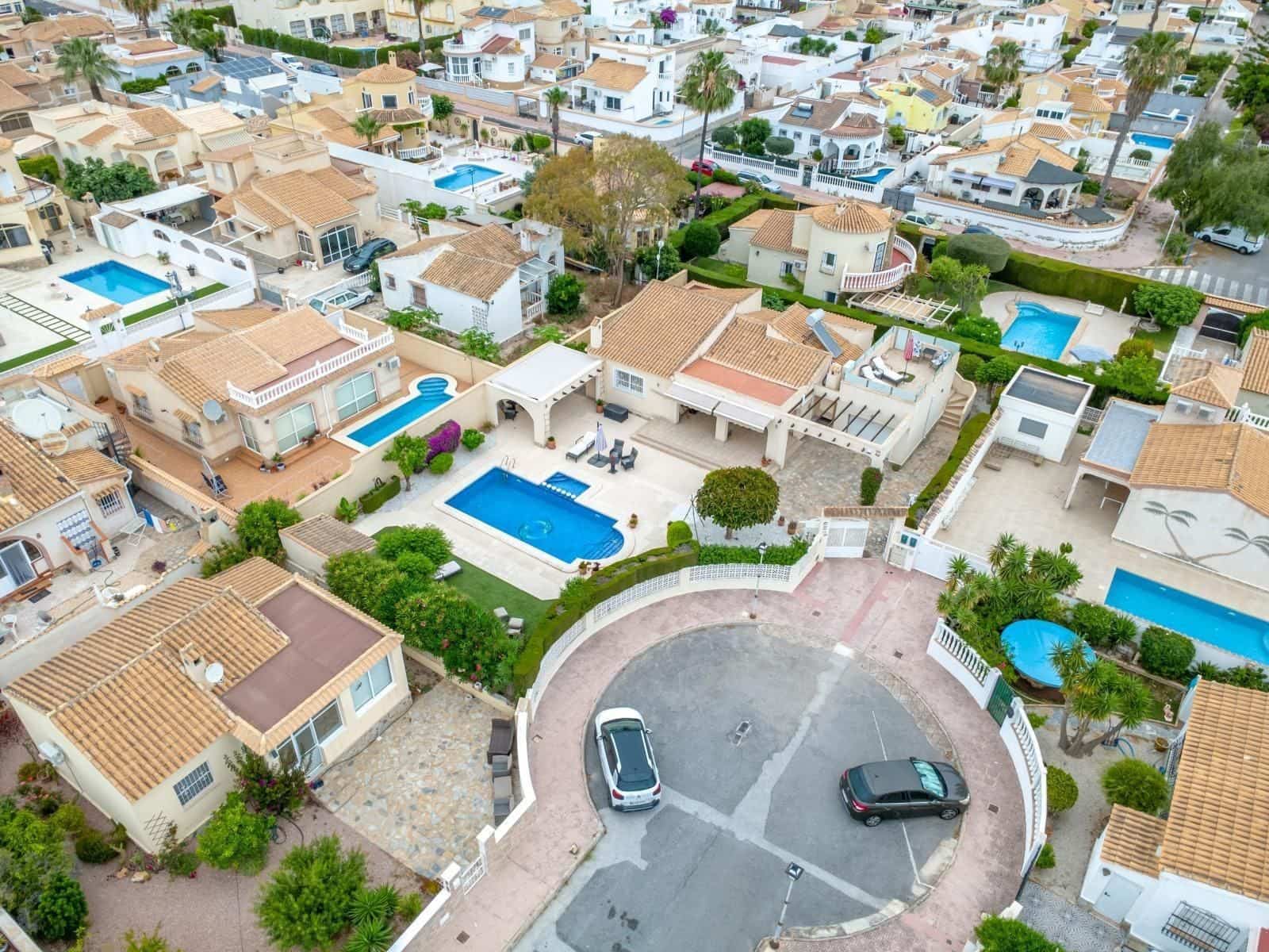 3 chambre Villa/Maison à vendre à La Florida avec piscine garage - 575 000 € (Ref: 9932538)
