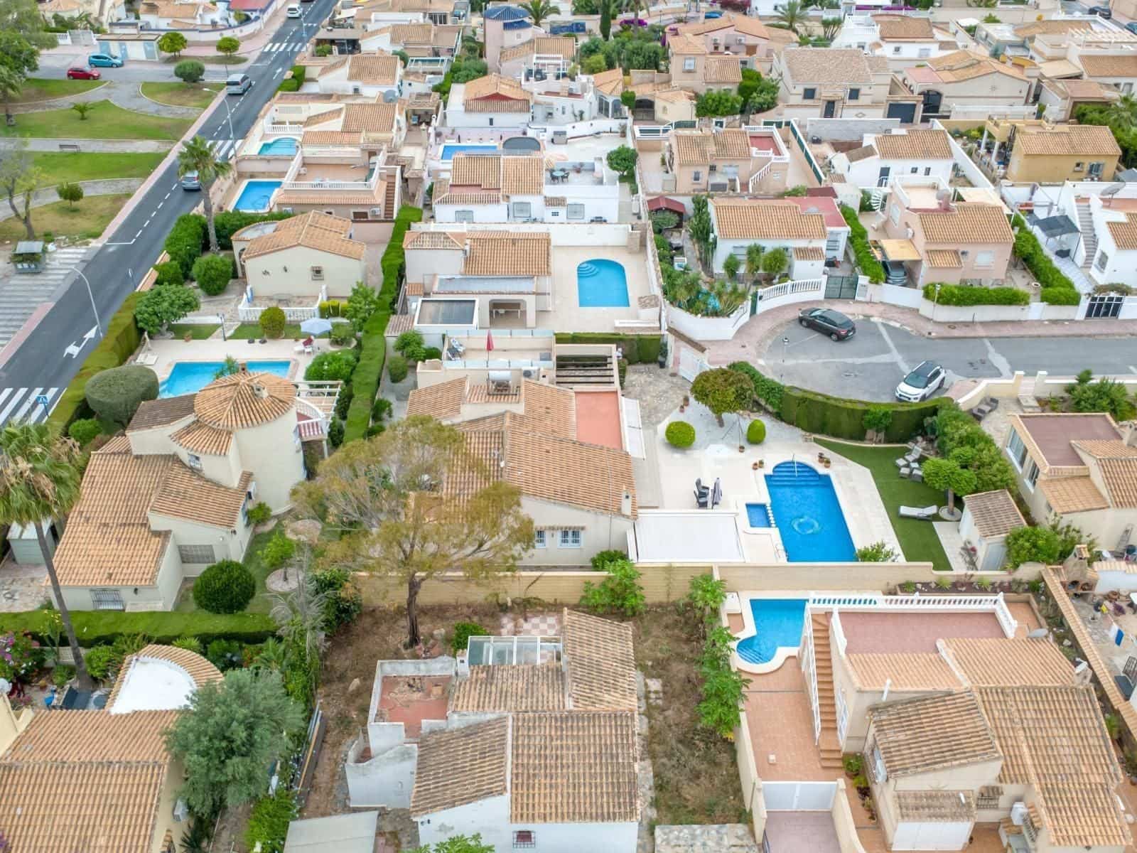 3 chambre Villa/Maison à vendre à La Florida avec piscine garage - 575 000 € (Ref: 9932538)