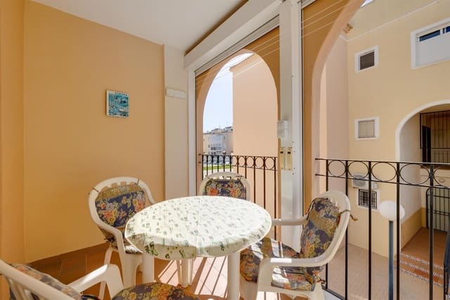 2 soveværelse Villa til salg i La Veleta, Torrevieja med swimmingpool - € 149.900 (Ref: 9932544)